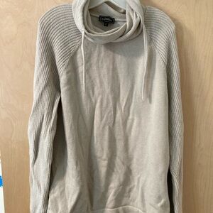 Express Women’s Turtleneck Sweater - Light Tan